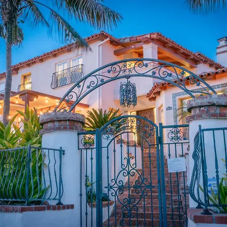 Mediterranean-Style Villa In Point Loma